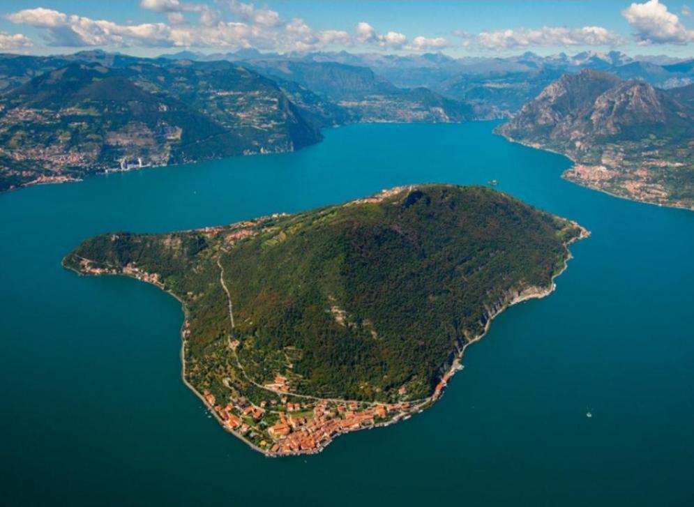 Casa Caterina - Riva Di Solto - Iseo Lake Bagian luar foto
